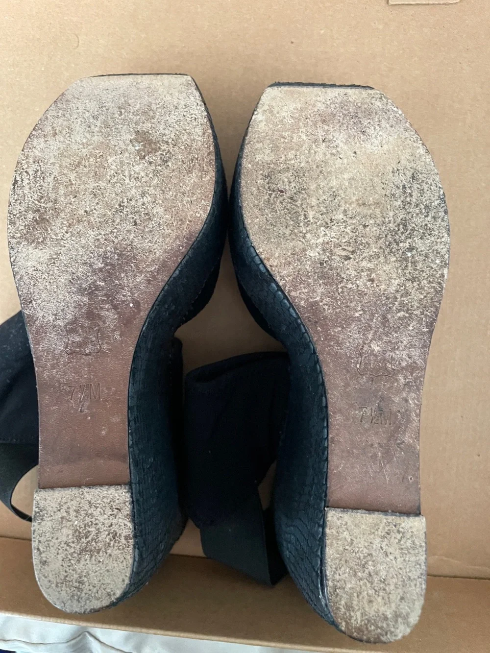 Donald Pliner Sandals